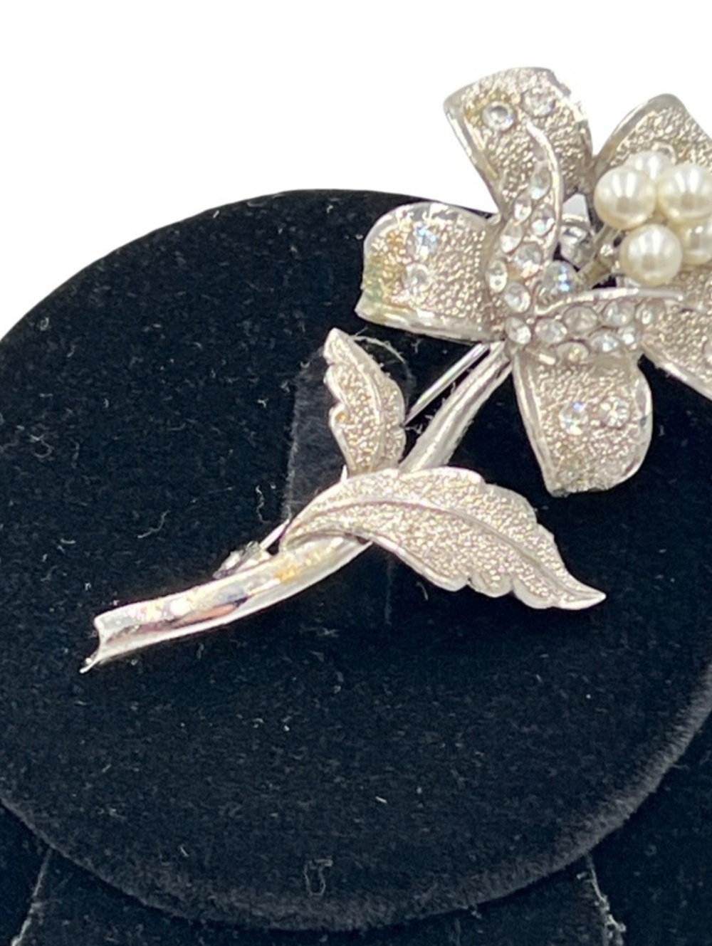 Vintage Trembler Flower Faux Pearls Silvertone Rhinestones